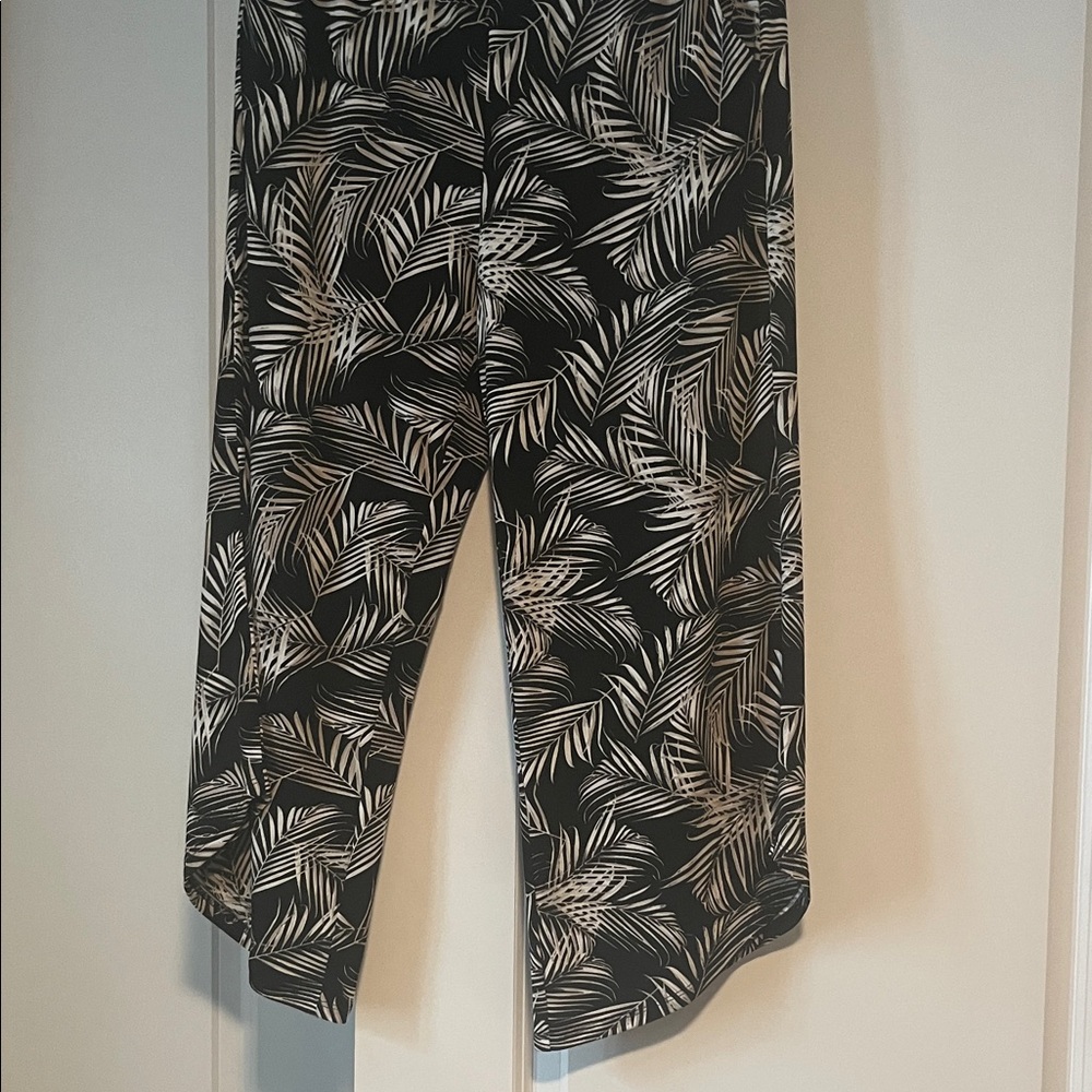 Philosophy Monochrome Leaf Pattern Cropped Pants